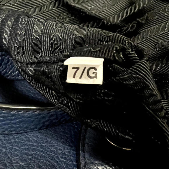 Prada Two-Way Blue Vitello Daino Tote Bag w/ Detachable Strap - Picture 6 of 7